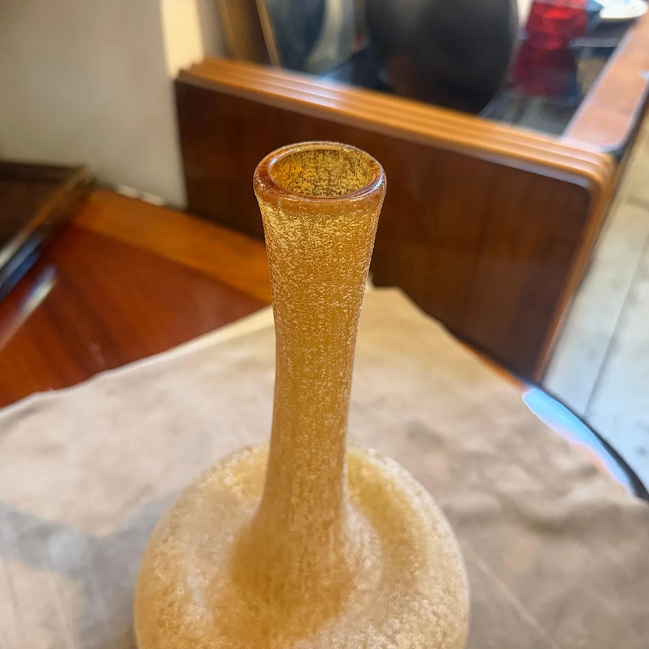 Cenedese style yellow scavo Murano glass vase, 1980s 11