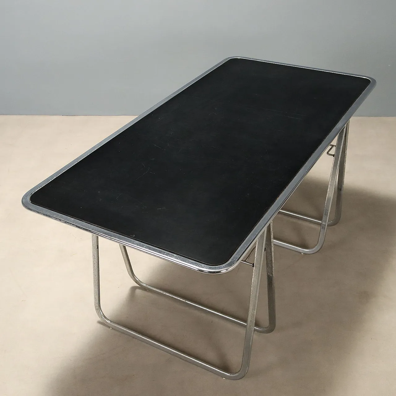 Table in chromed metal, 1970s 7