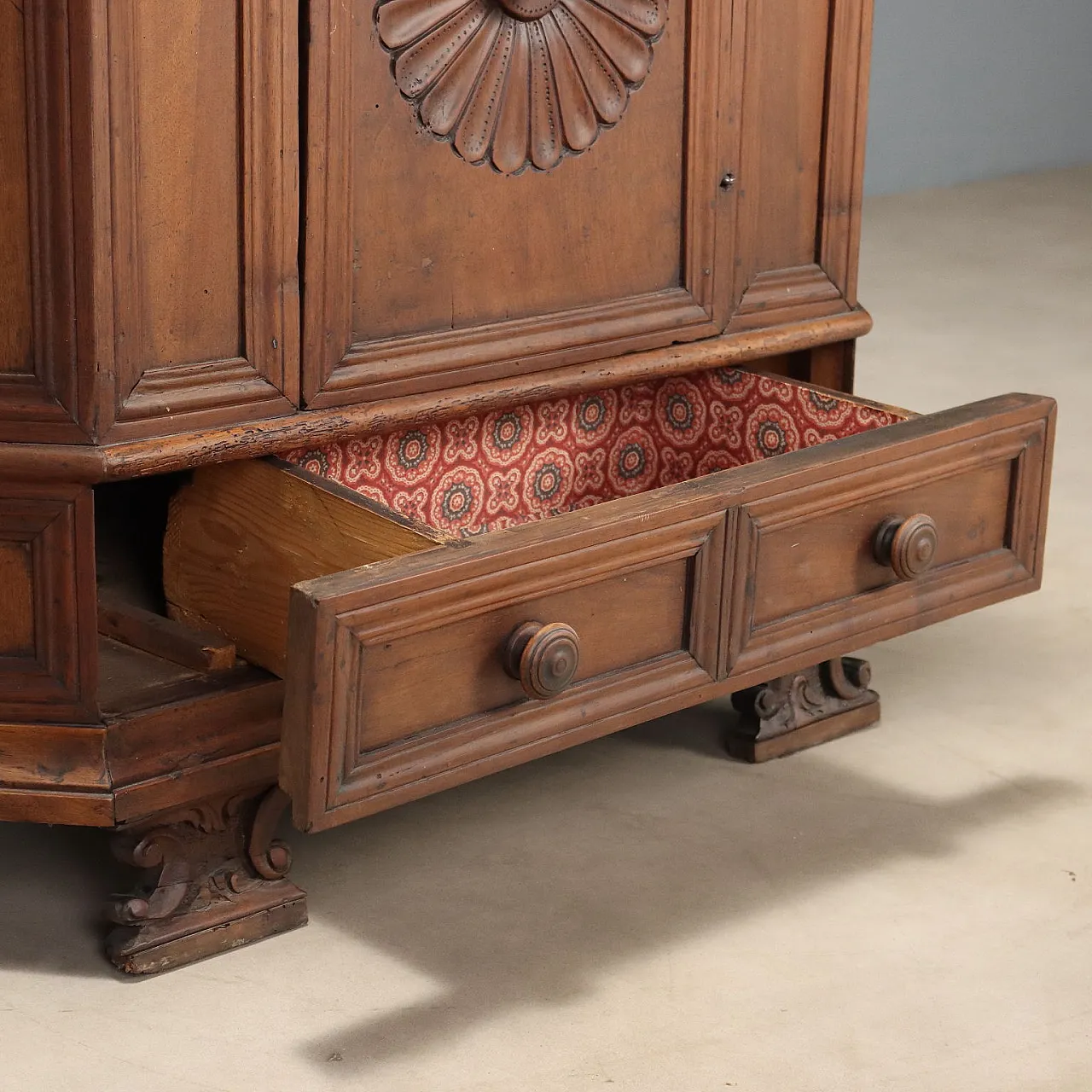 Baroque corner cupboard made with ancient woods, 20th century 5