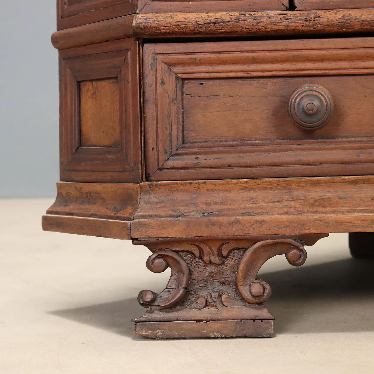 Baroque corner cupboard made with ancient woods, 20th century 8