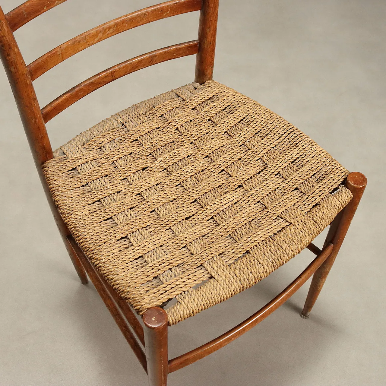 Pair of chairs in wood and woven rope, 1950s 4