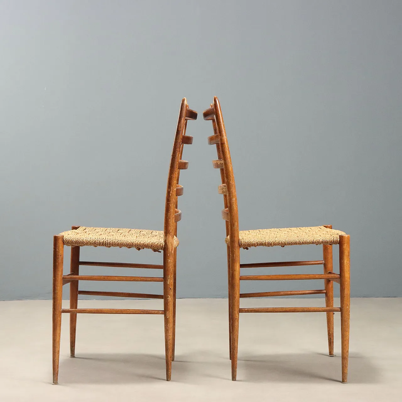 Pair of chairs in wood and woven rope, 1950s 7