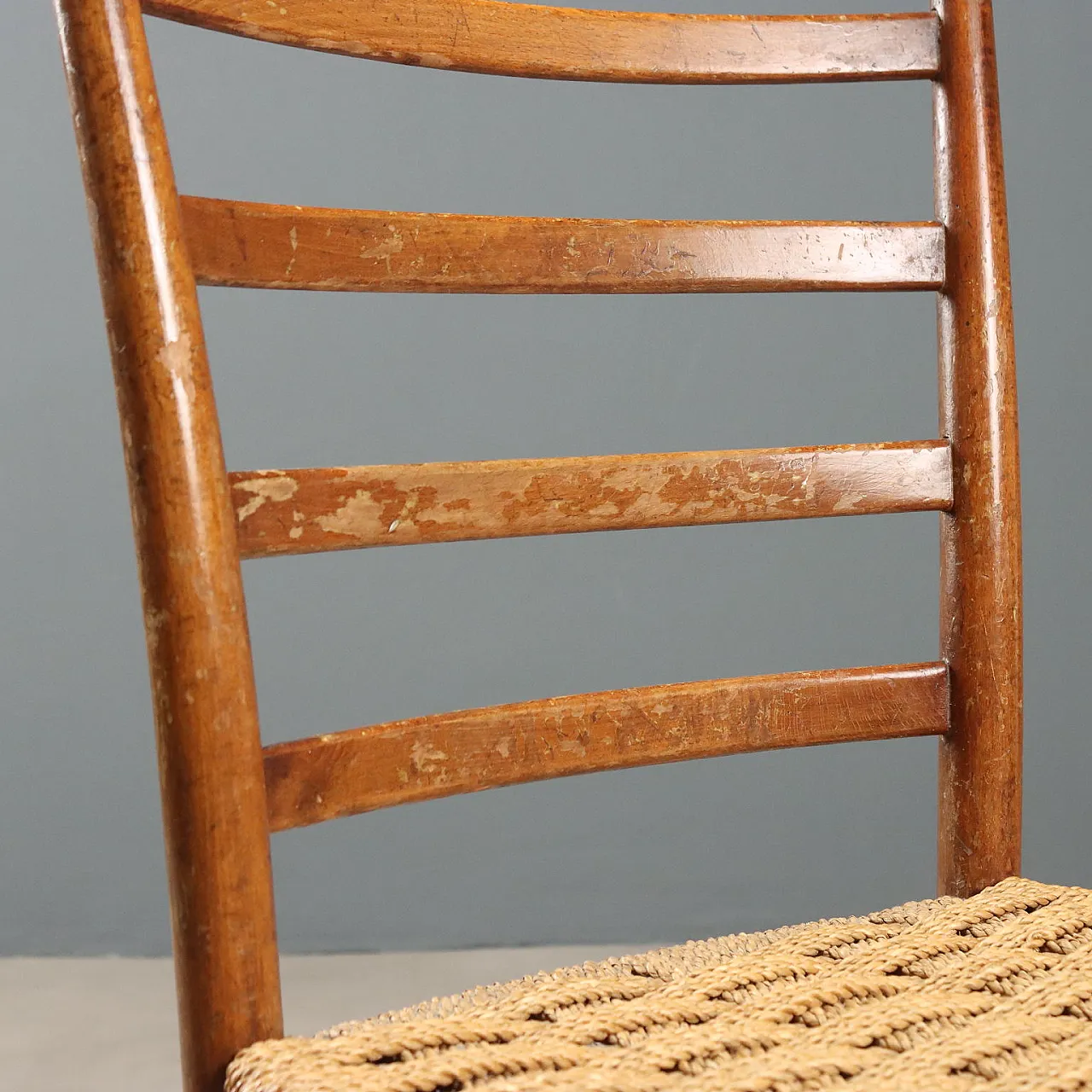 Pair of chairs in wood and woven rope, 1950s 9