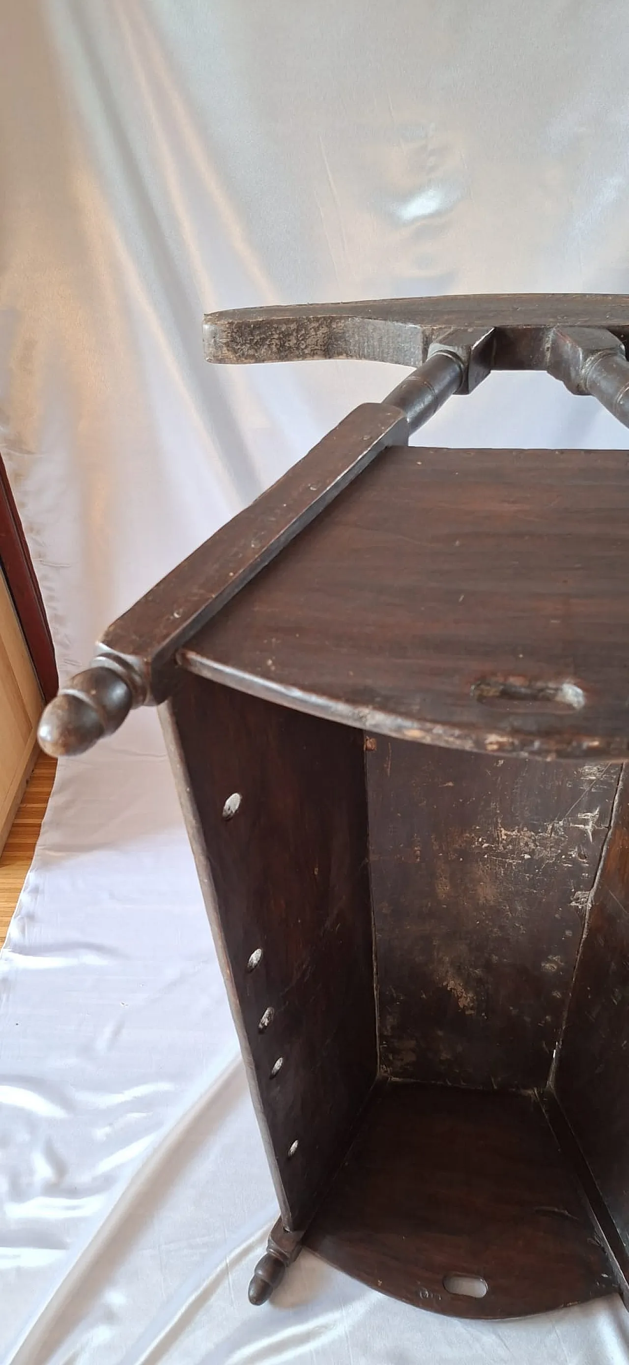 Culla a dondolo in legno, fine '800 3