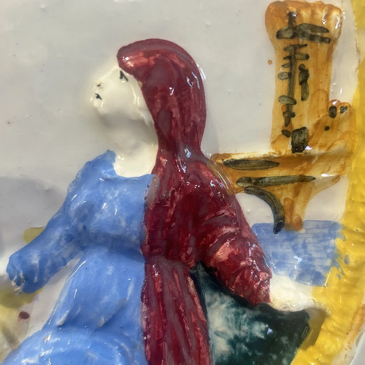 Polychrome majolica devotional plaque Blessed Virgin, 19th century 11