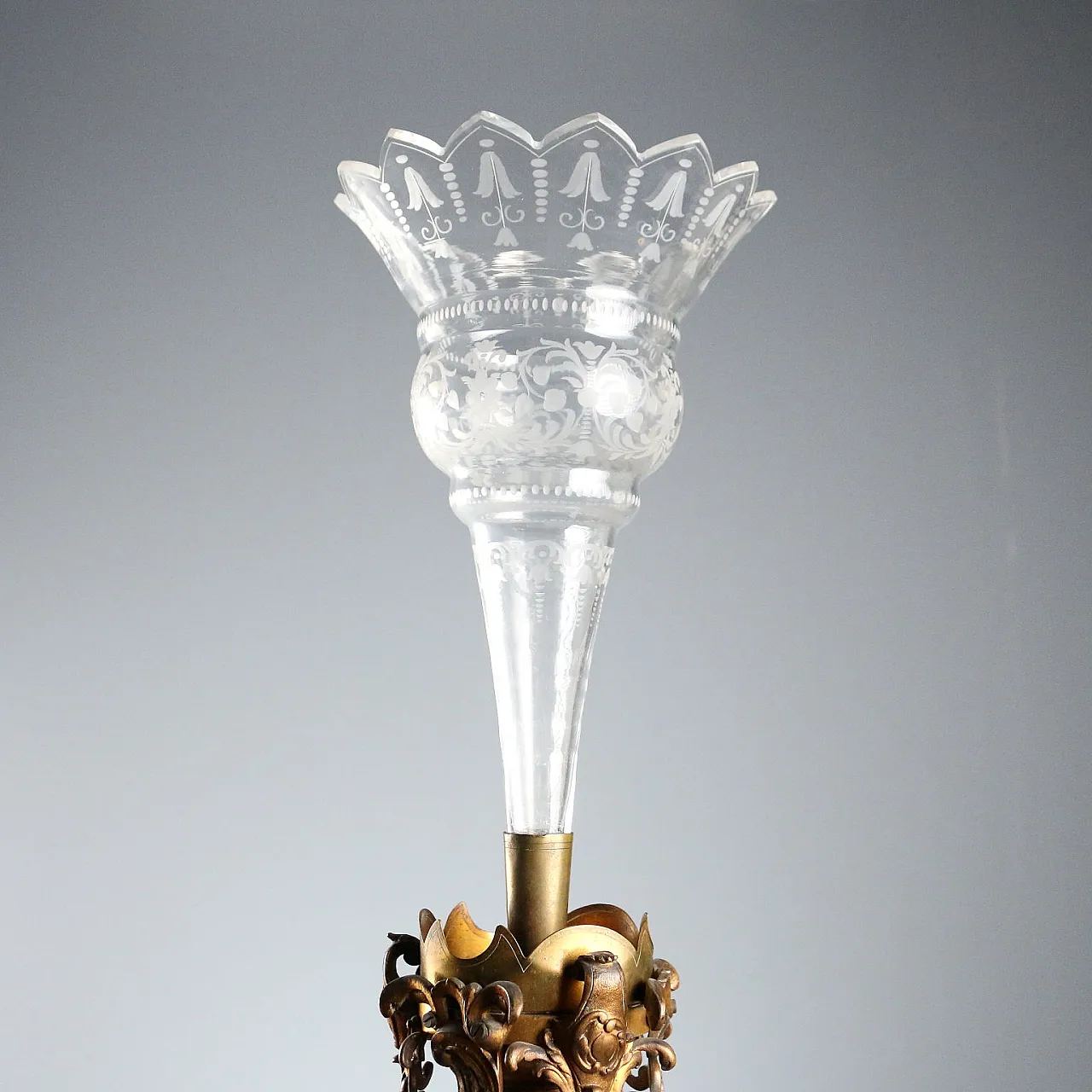 Centerpiece in gilt bronze and glass, 20th century 3