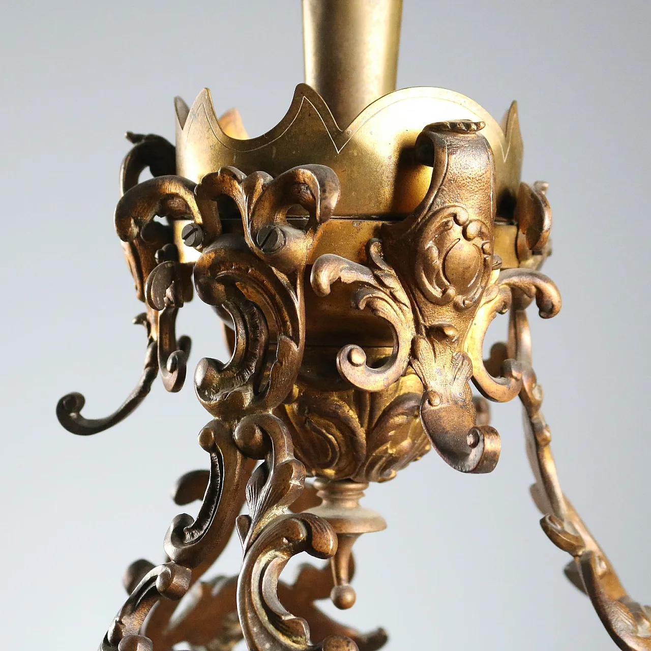 Centerpiece in gilt bronze and glass, 20th century 4