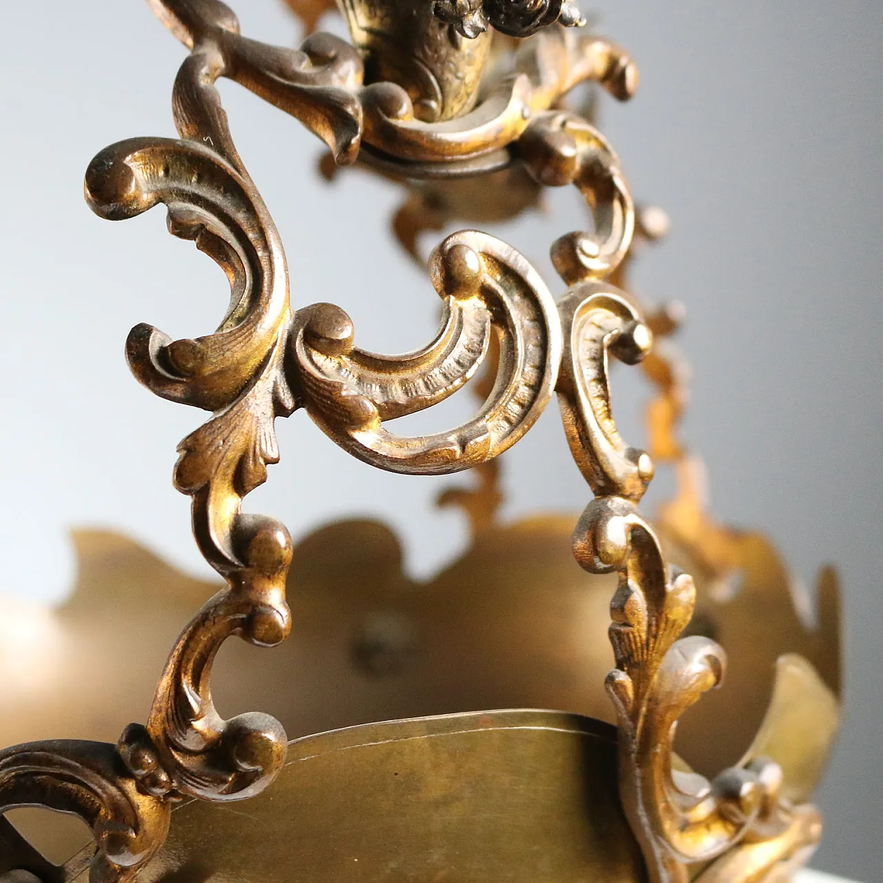 Centerpiece in gilt bronze and glass, 20th century 6