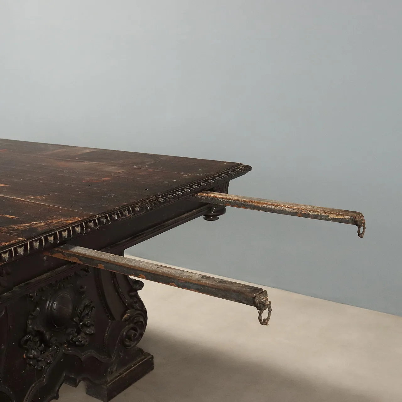 Neo-Renaissance table in ebonized walnut, 19th century 5