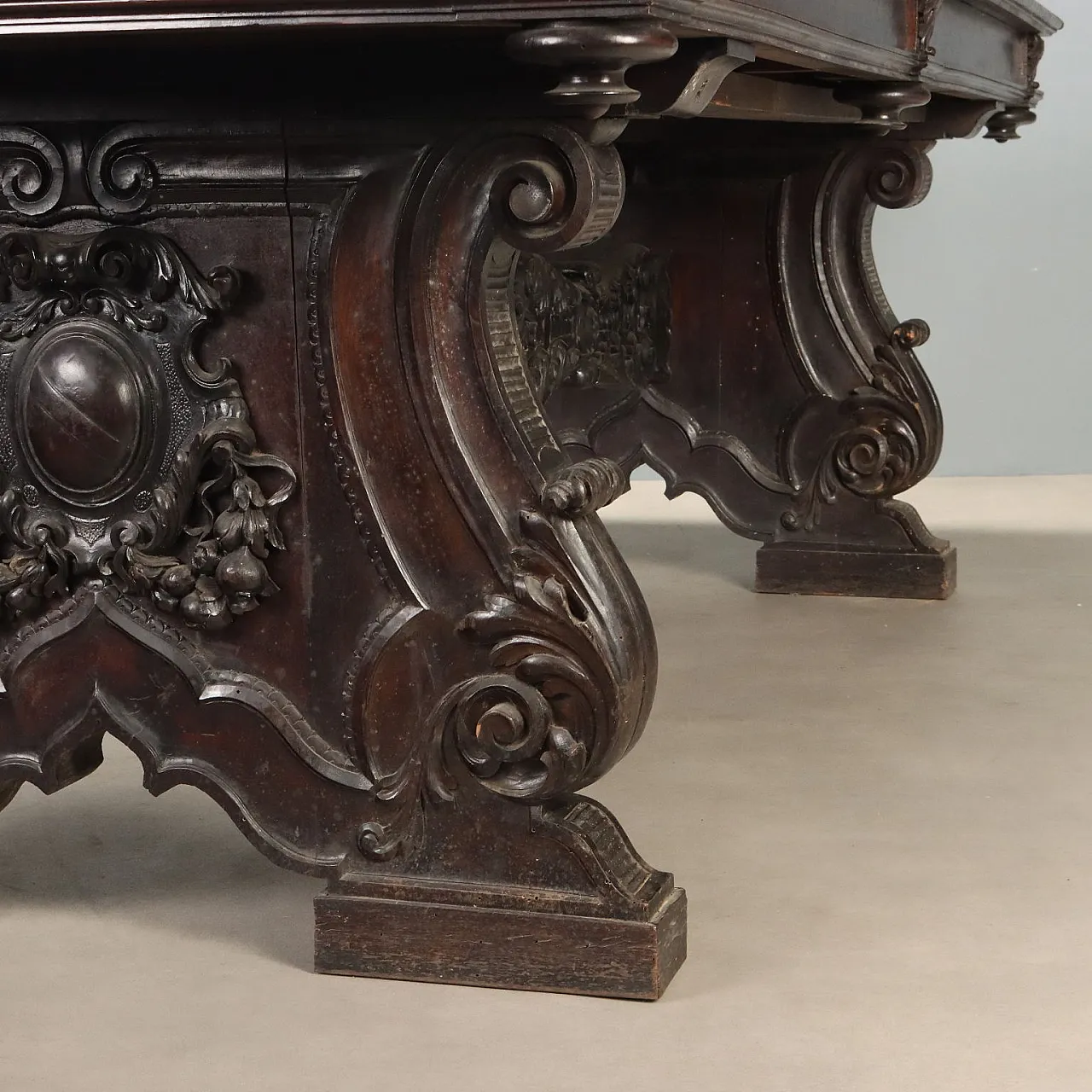 Neo-Renaissance table in ebonized walnut, 19th century 7