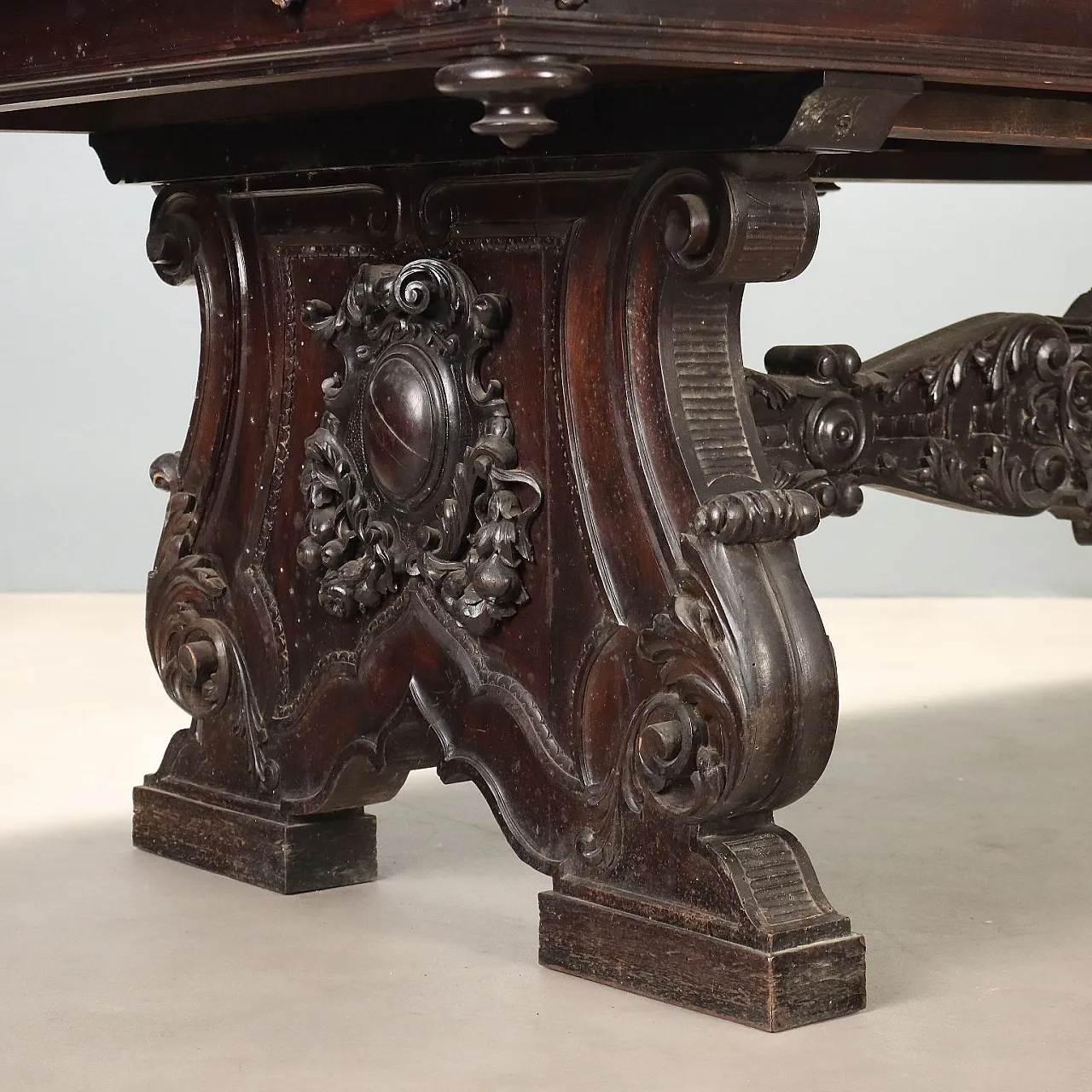 Neo-Renaissance table in ebonized walnut, 19th century 8