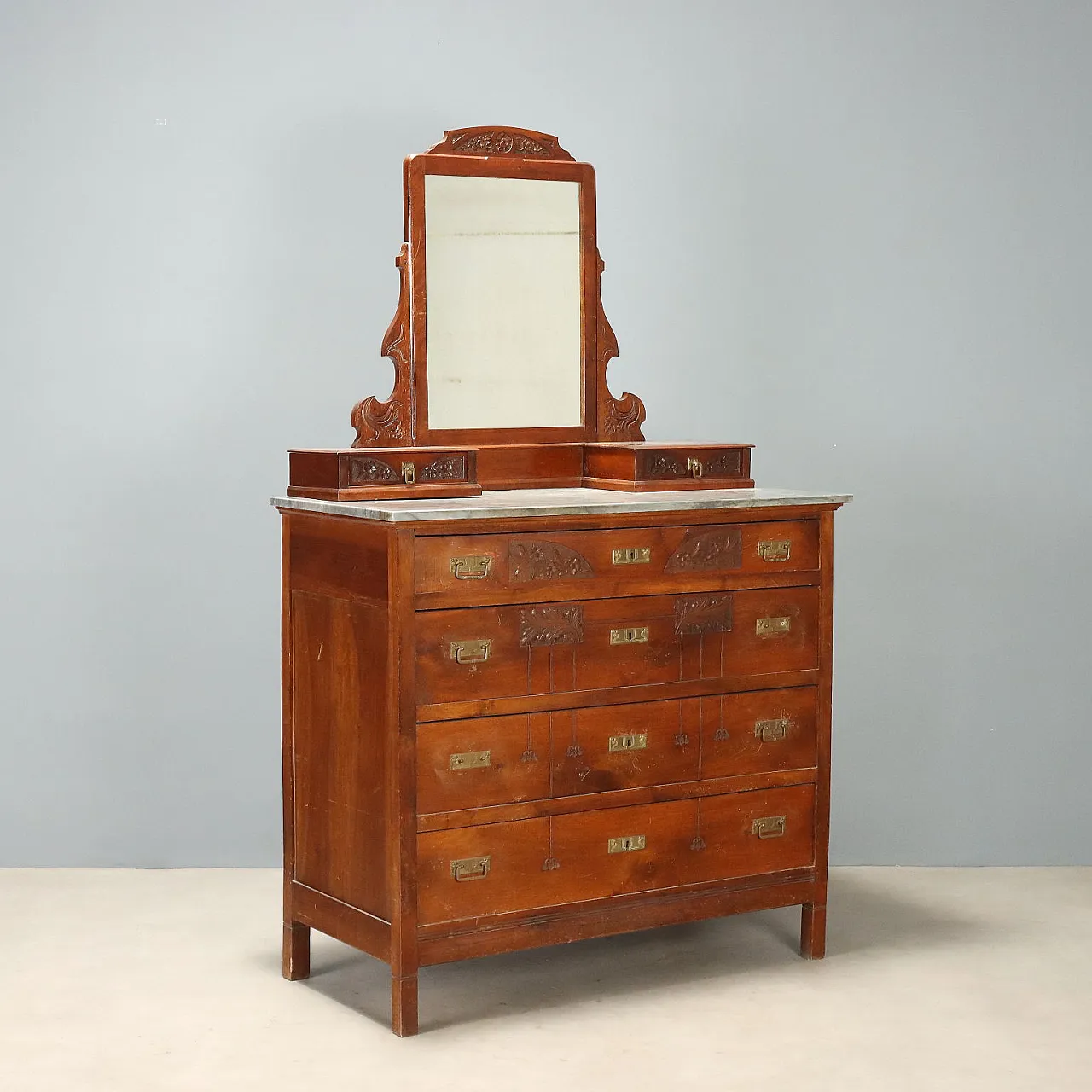 Cassettone Liberty in mogano con piano in marmo, '900 1