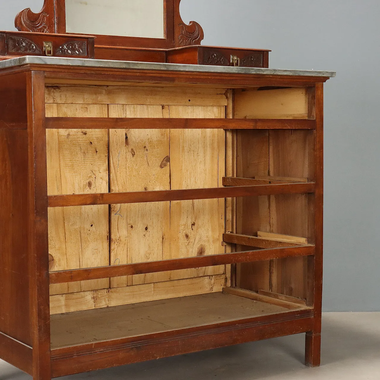 Cassettone Liberty in mogano con piano in marmo, '900 10