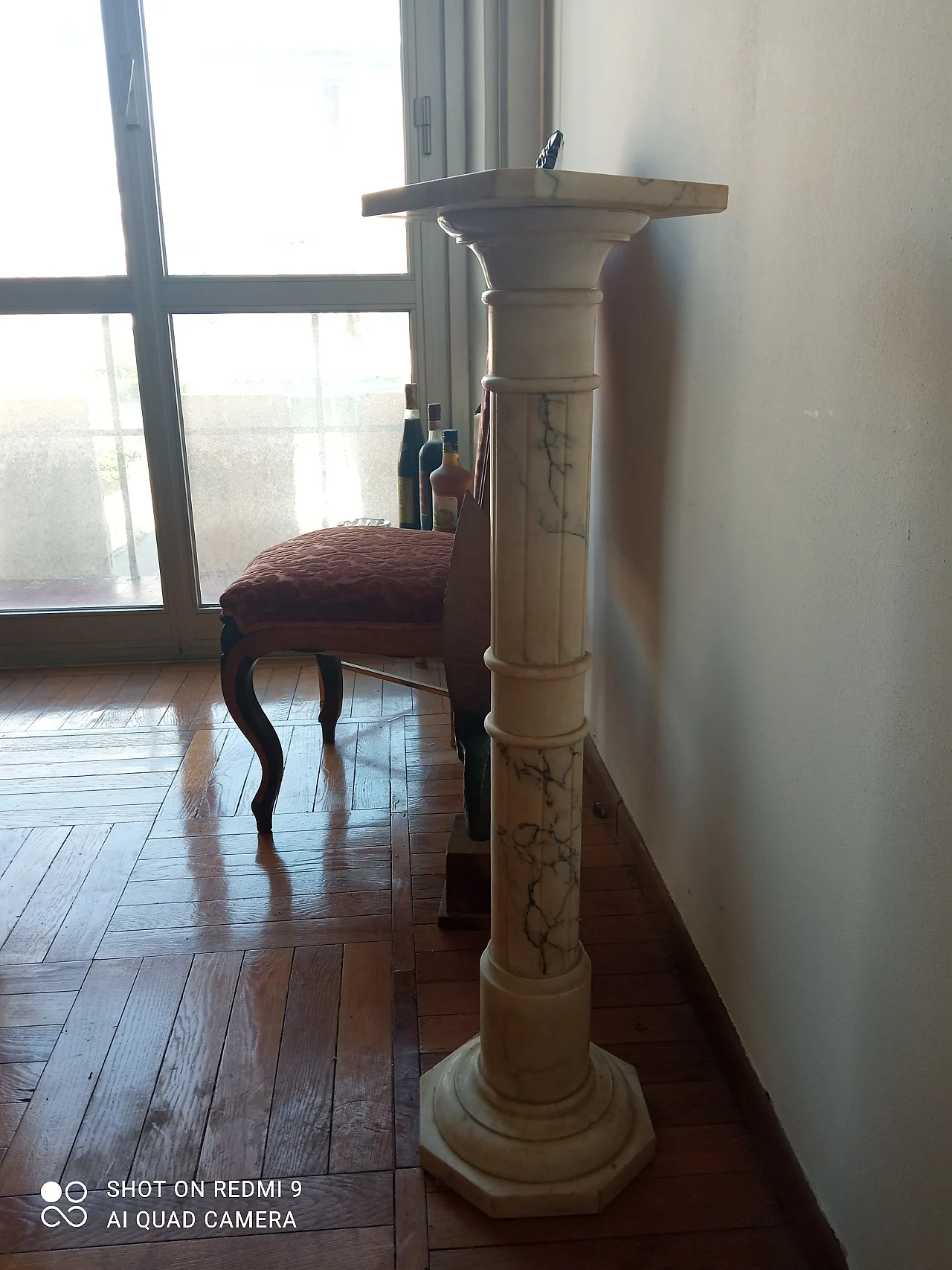 Colonna con piedistallo 2