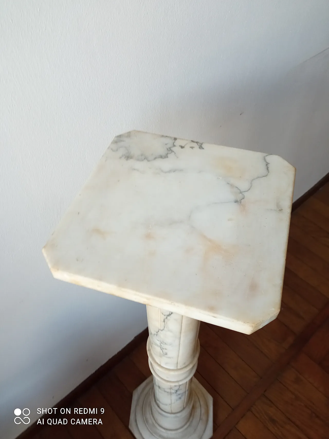 Colonna con piedistallo 3