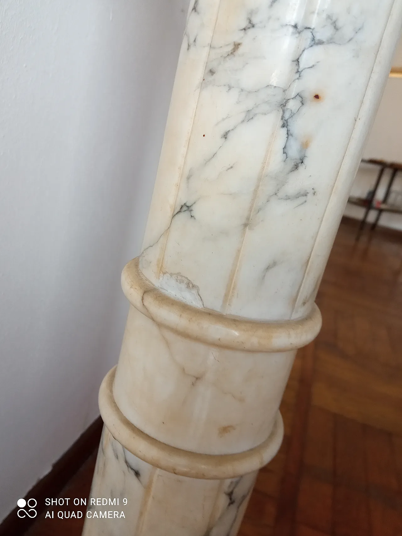 Colonna con piedistallo 11