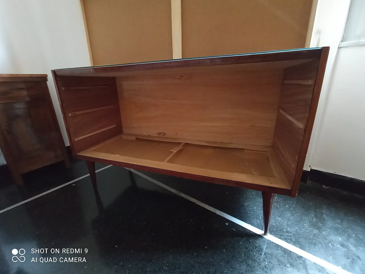 Cassettiera moderna della metà del secolo 3