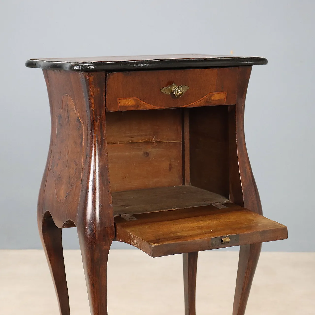 Baroque style open bedside table in walnut, 19th century 3