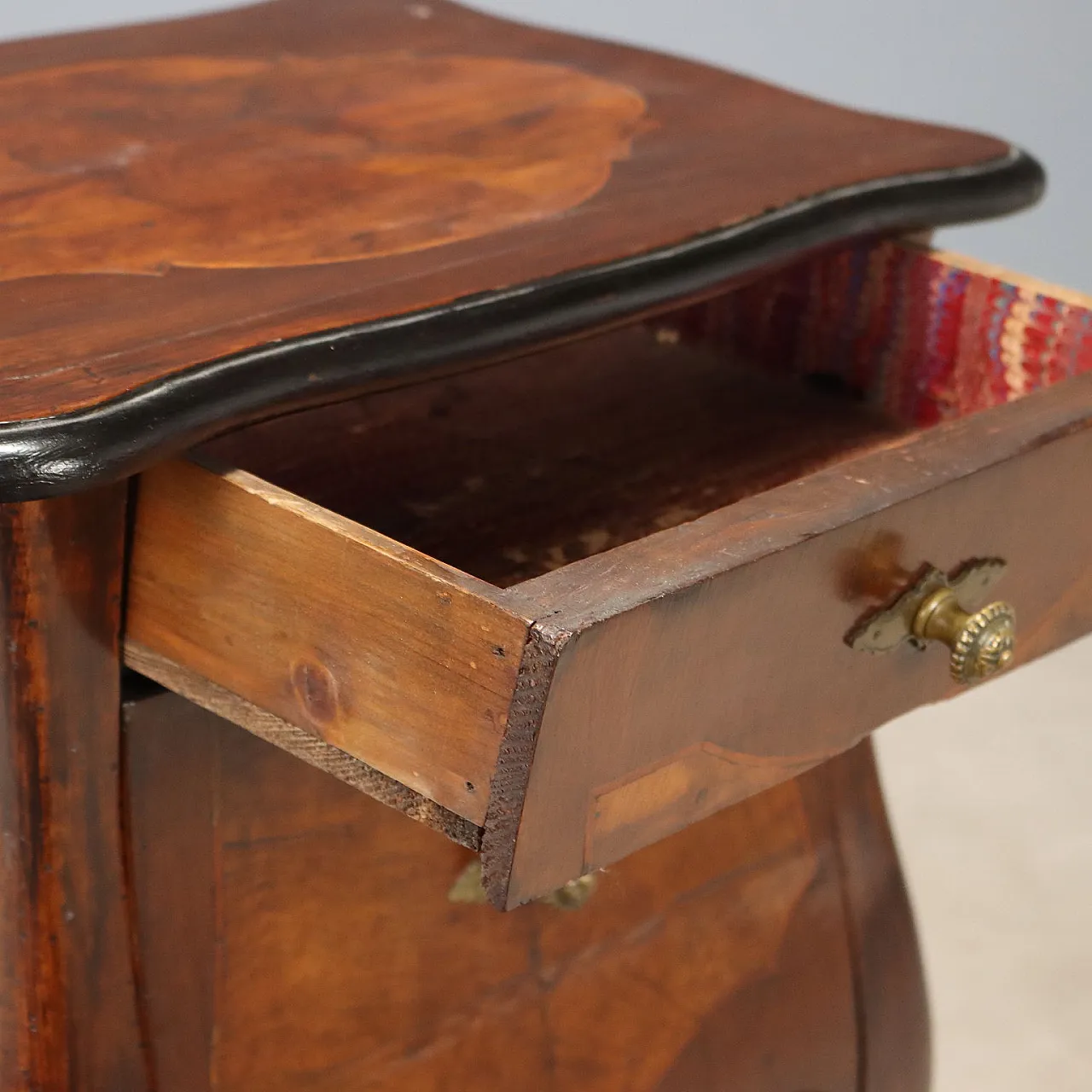 Baroque style open bedside table in walnut, 19th century 4