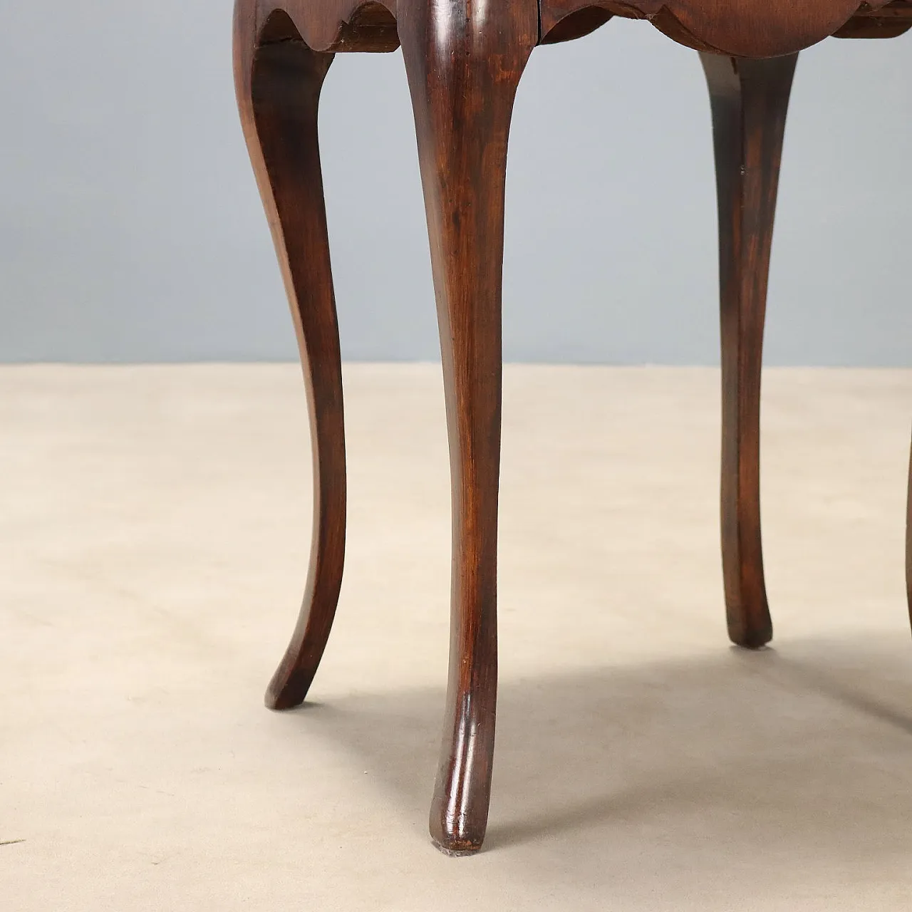 Baroque style open bedside table in walnut, 19th century 6