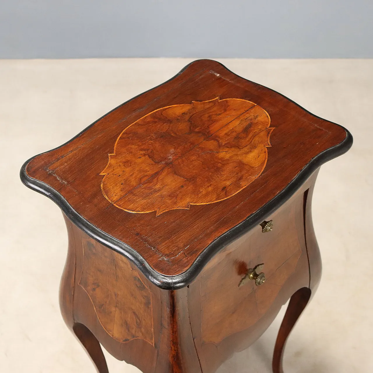Baroque style open bedside table in walnut, 19th century 7