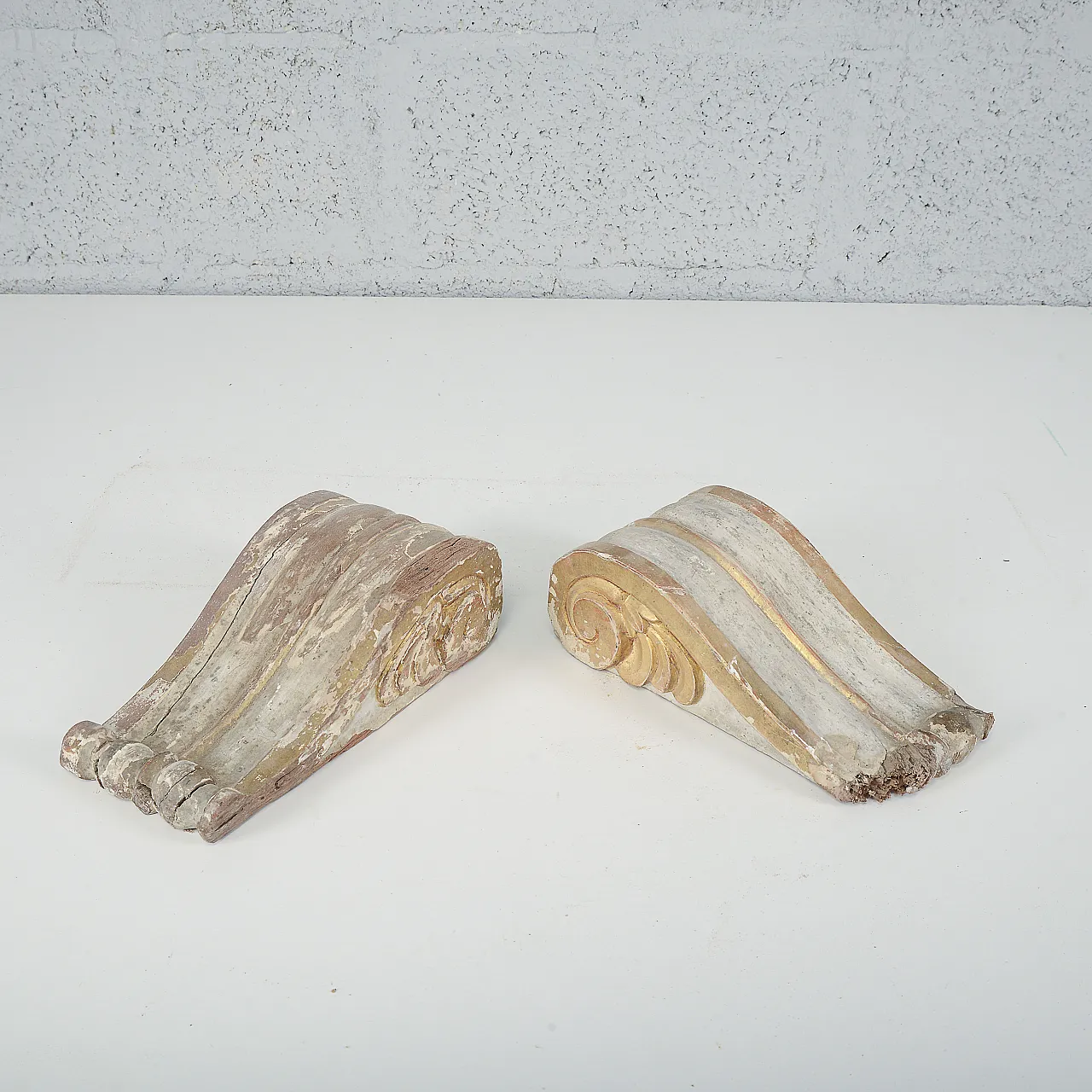 Pair of carved wooden decorative elements, 19th century 2