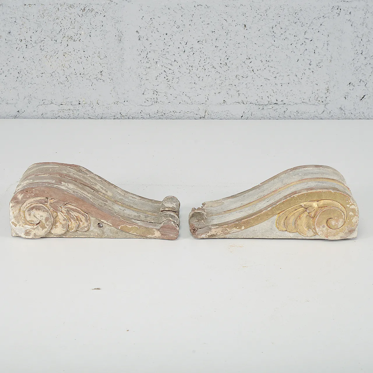 Pair of carved wooden decorative elements, 19th century 6