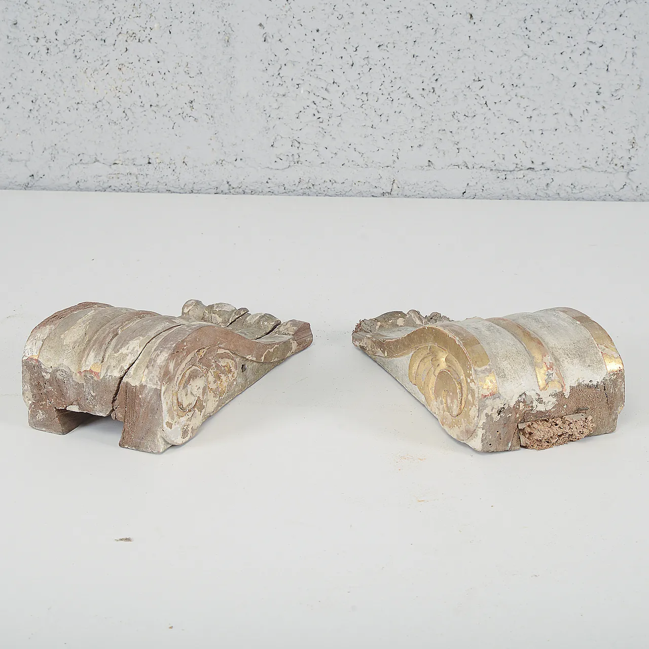 Pair of carved wooden decorative elements, 19th century 8
