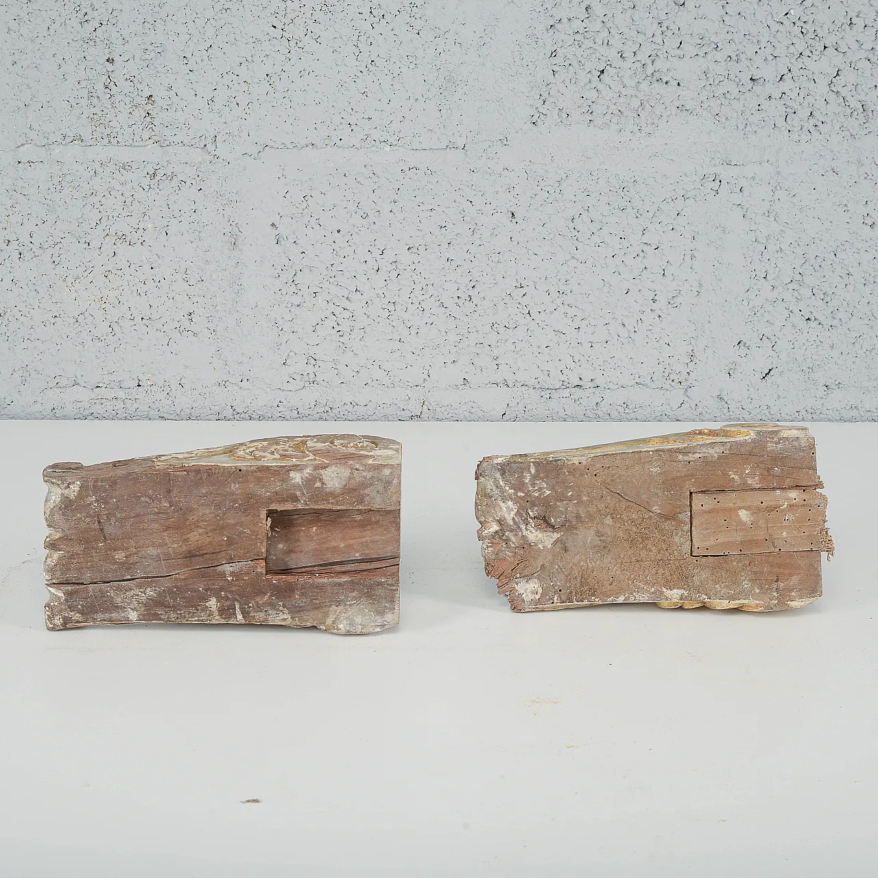 Pair of carved wooden decorative elements, 19th century 9