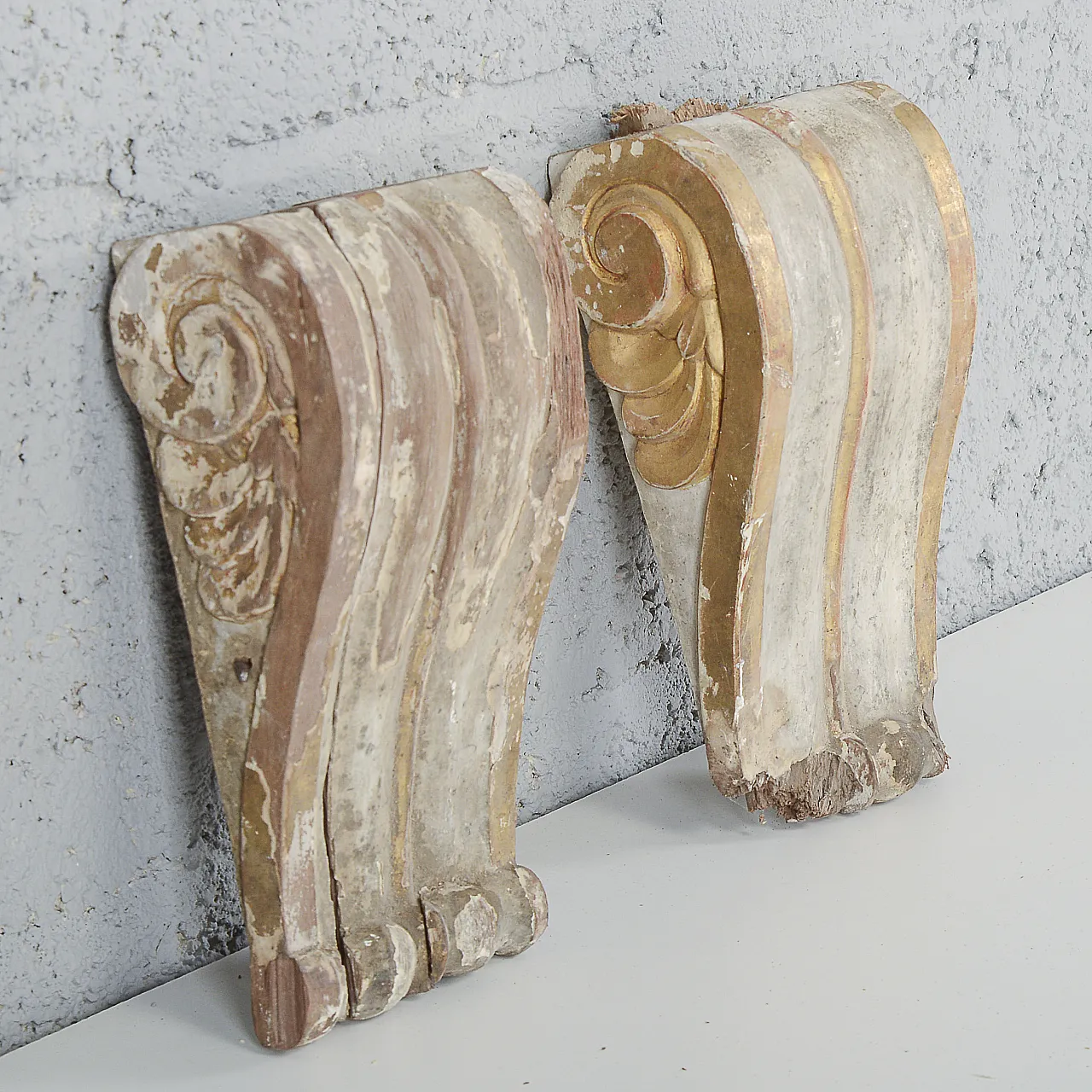 Pair of carved wooden decorative elements, 19th century 10