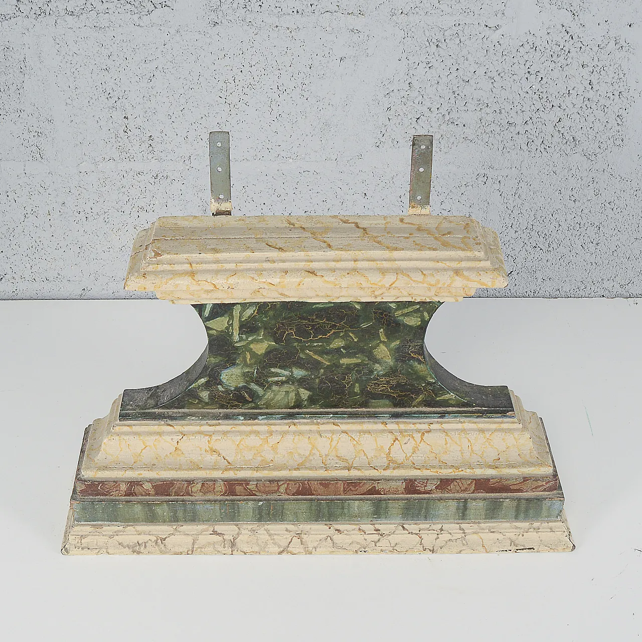Carved and lacquered wooden pedestal, 18th century 5