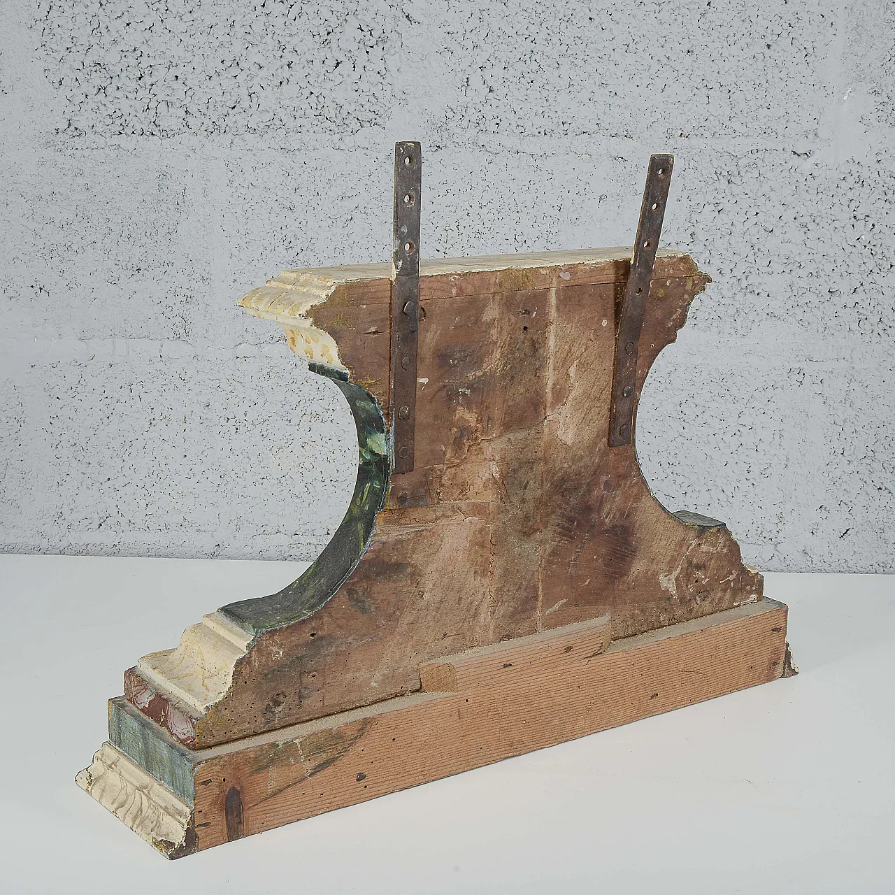 Carved and lacquered wooden pedestal, 18th century 8