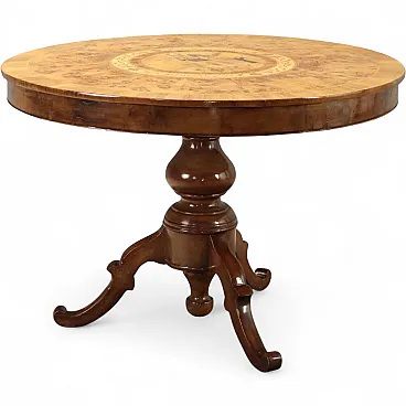 Round walnut table with Vittorio Emanuele II inlay, 19th century