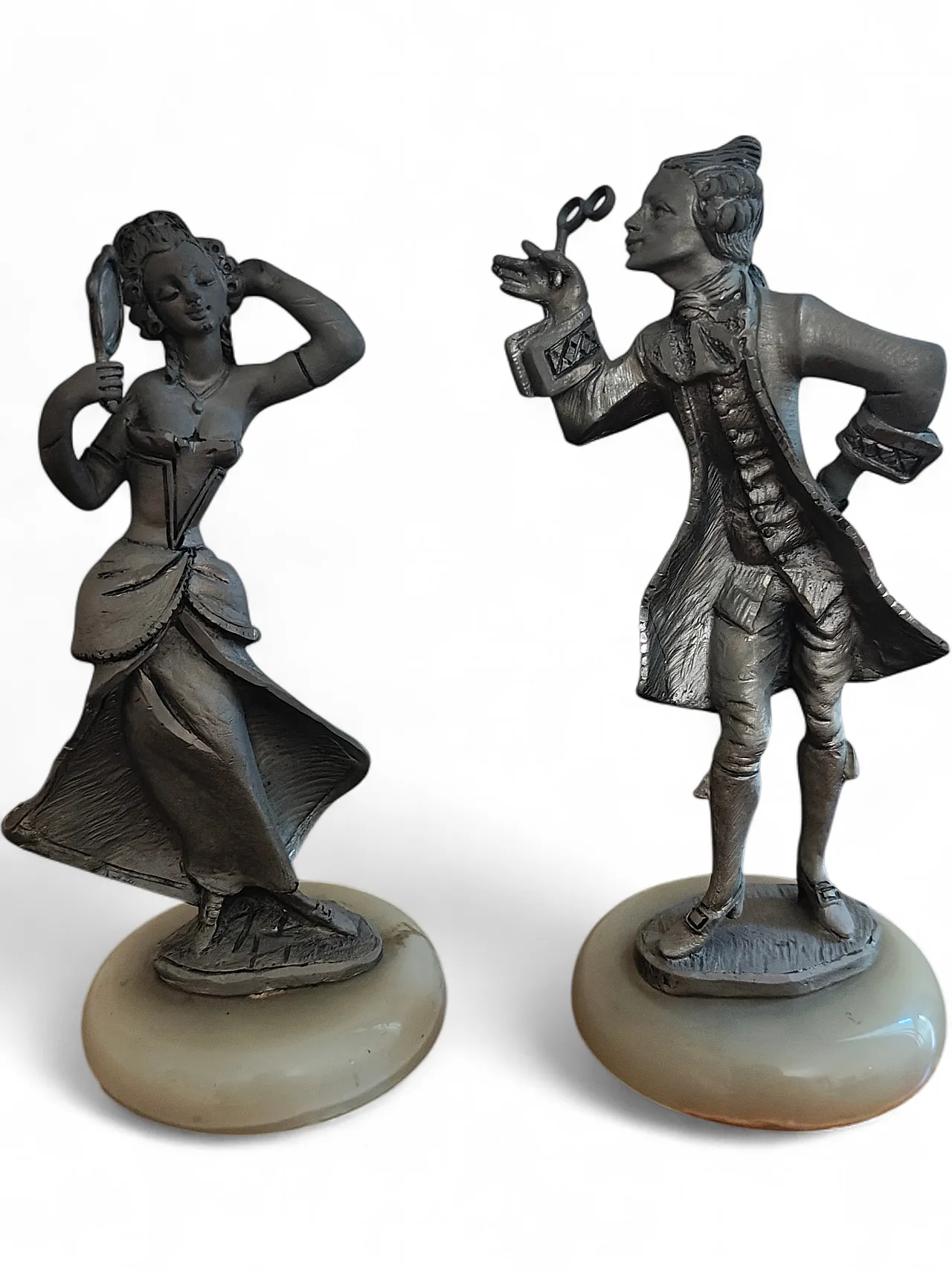 Coppia di statuette in peltro 8