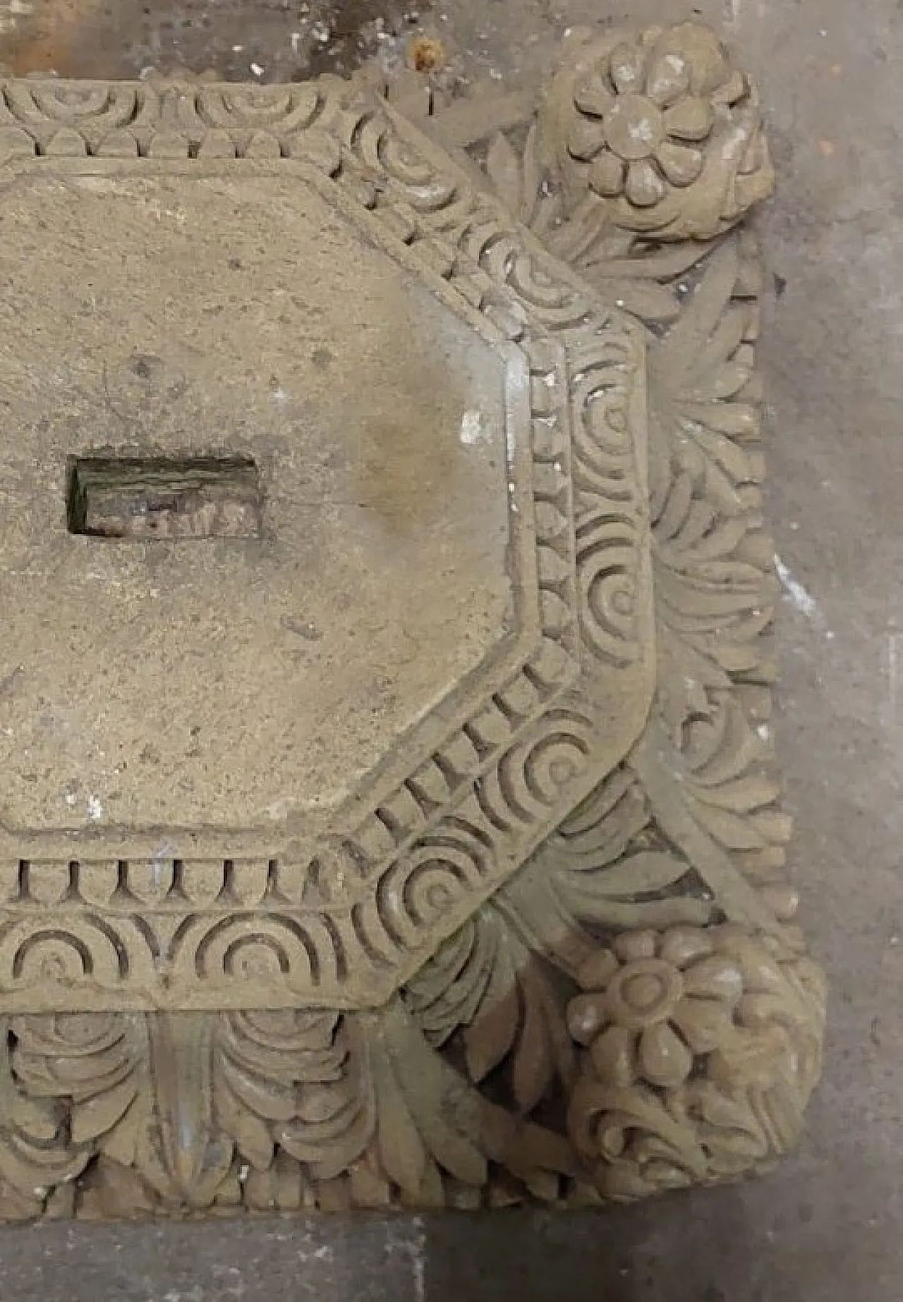 Capital in sandstone or Lecce stone, 19th century 3