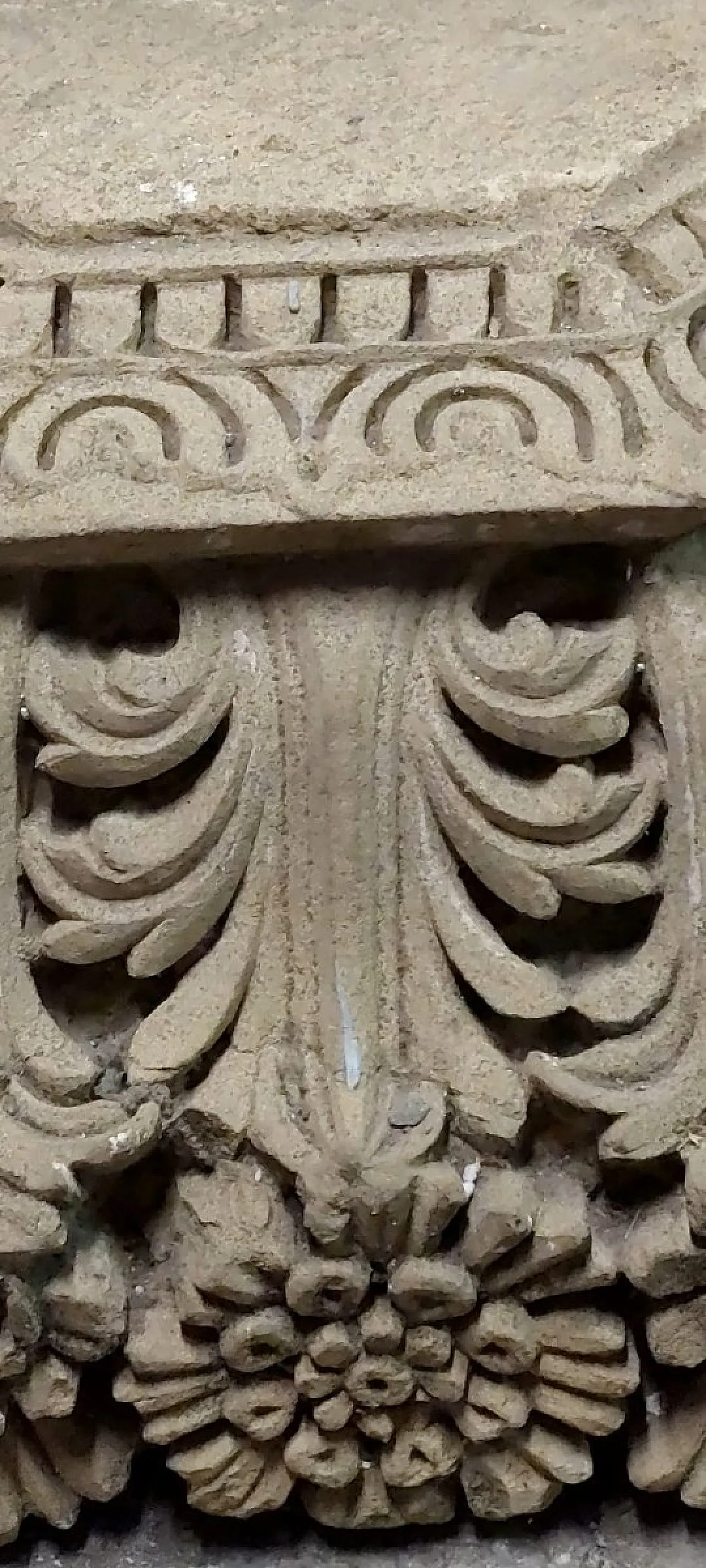 Capital in sandstone or Lecce stone, 19th century 7