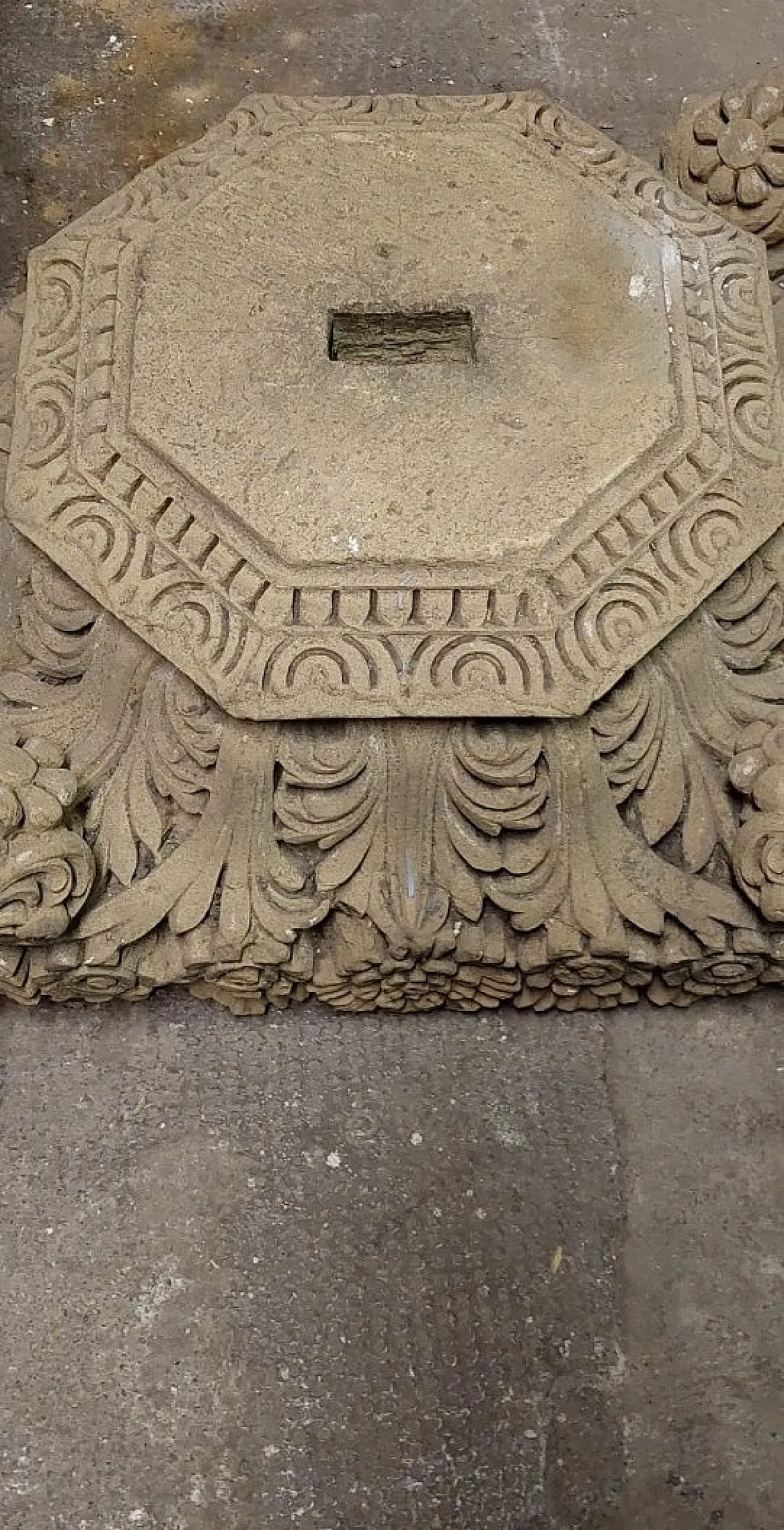 Capital in sandstone or Lecce stone, 19th century 11