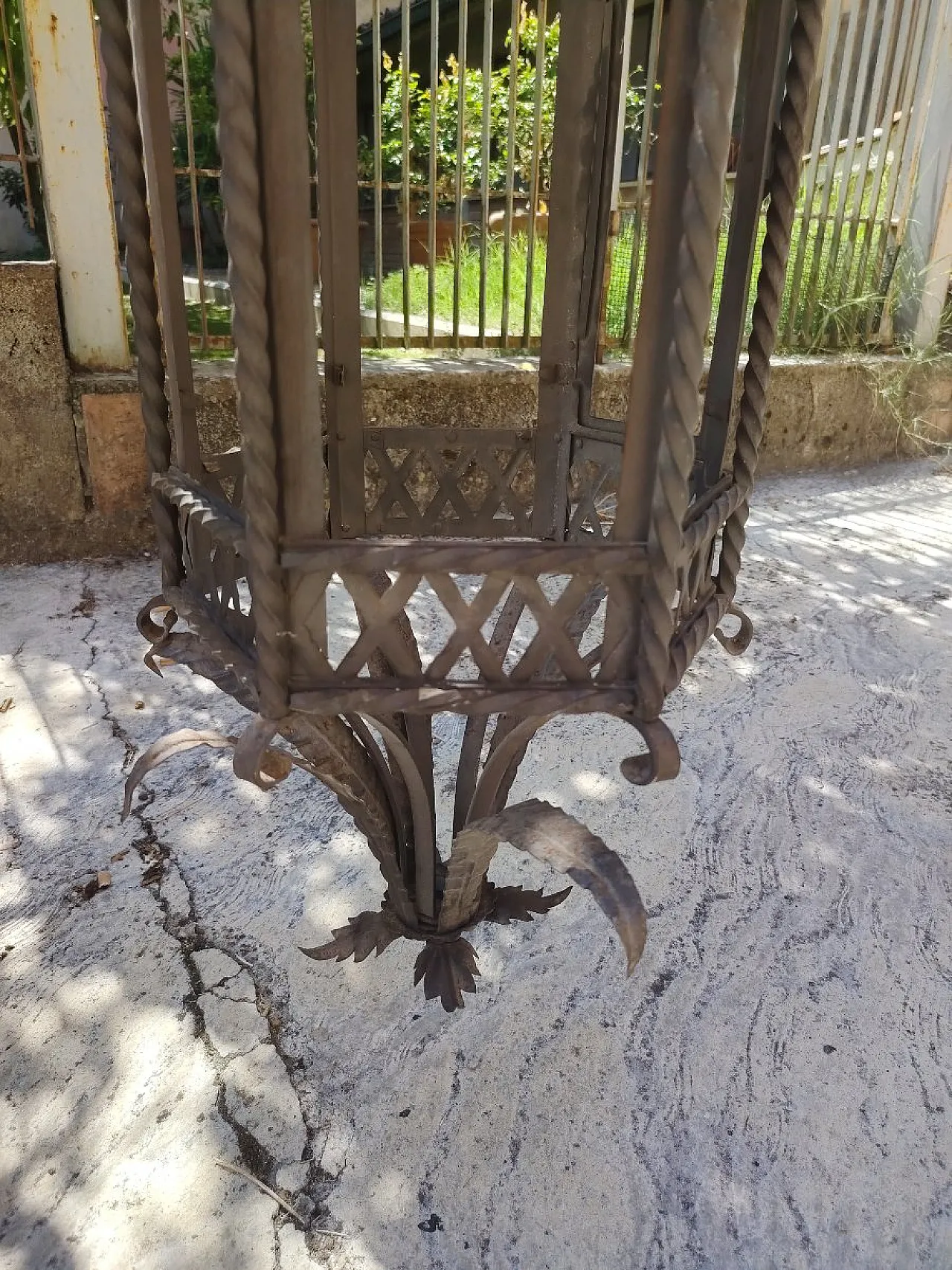 Hand-wrought iron hanging lantern, 19th century 6