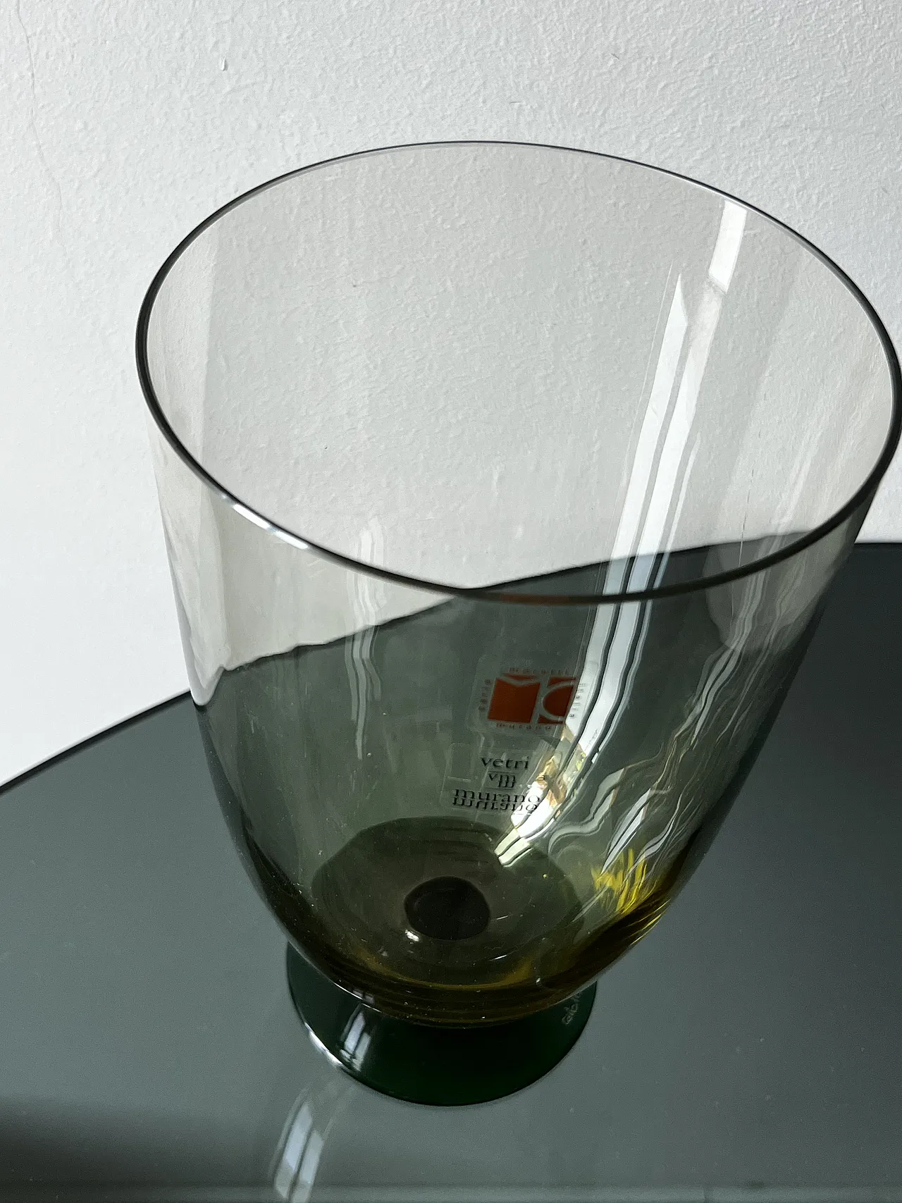 Two-tone Murano glass vase by Carlo Moretti 4