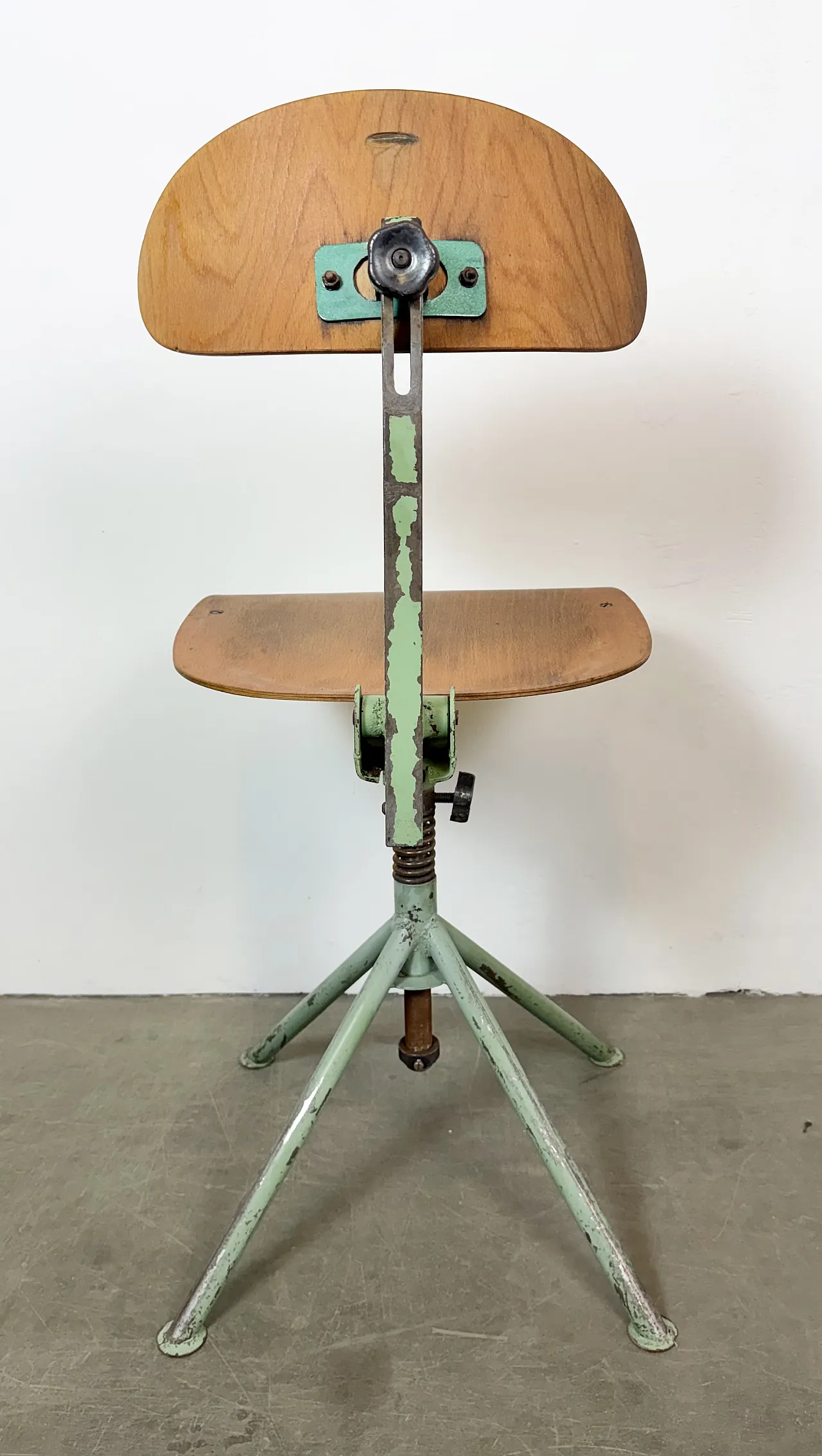 Sedia da officina industriale verde, anni '50 14