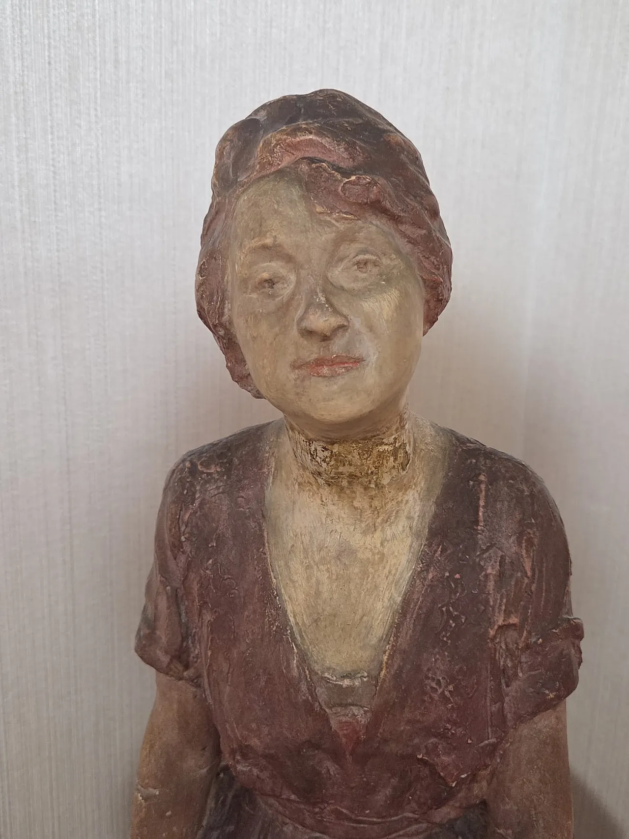 Luigi Betti, Seated woman, polycrome plaster, 1930s 2