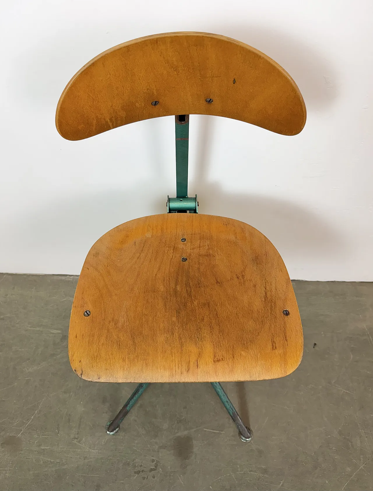 Sedia da officina industriale verde, anni '50 6