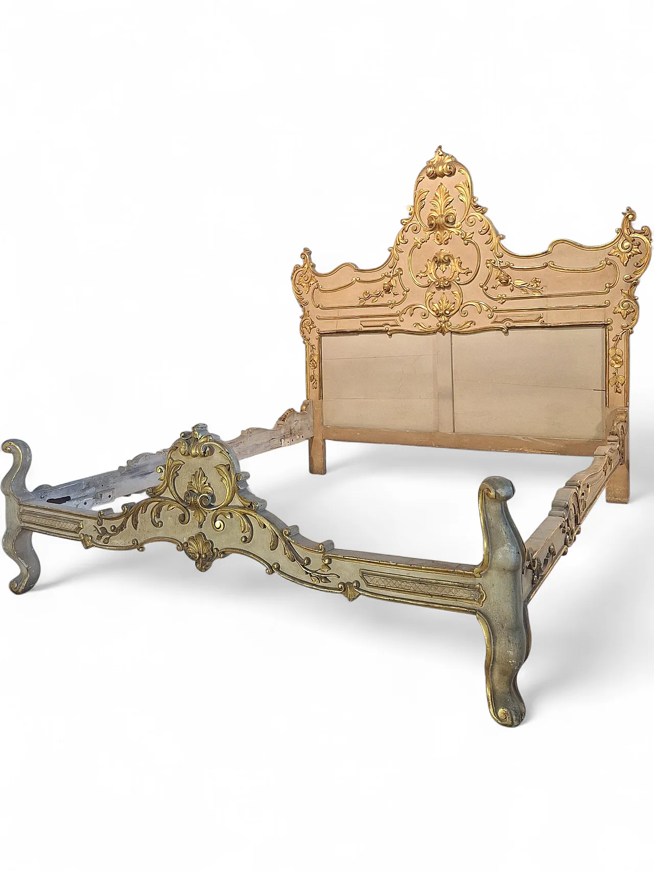 Letto stile Rococò in legno scolpito laccato e dorato, anni '50 17