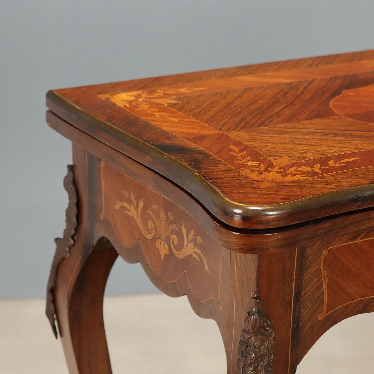 Indian rosewood and mahogany game table, 19th century 4