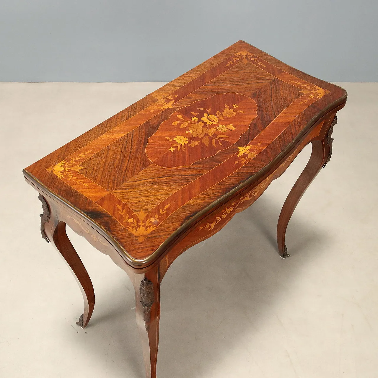 Indian rosewood and mahogany game table, 19th century 10