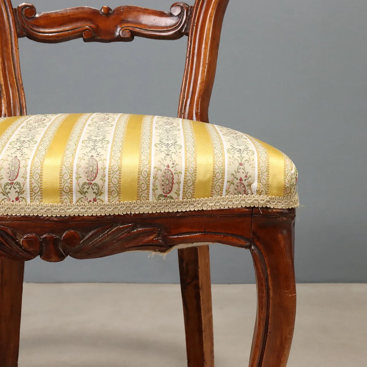 6 Louis Philippe walnut chairs, 19th century 6