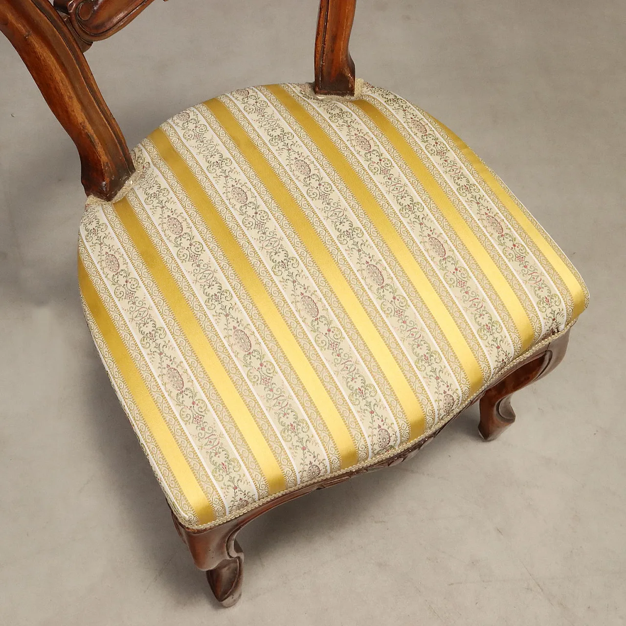 6 Louis Philippe walnut chairs, 19th century 8
