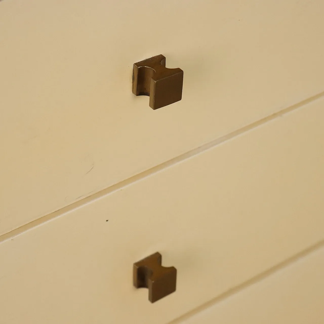 Cassettiera con inserti in ottone, anni '70 6