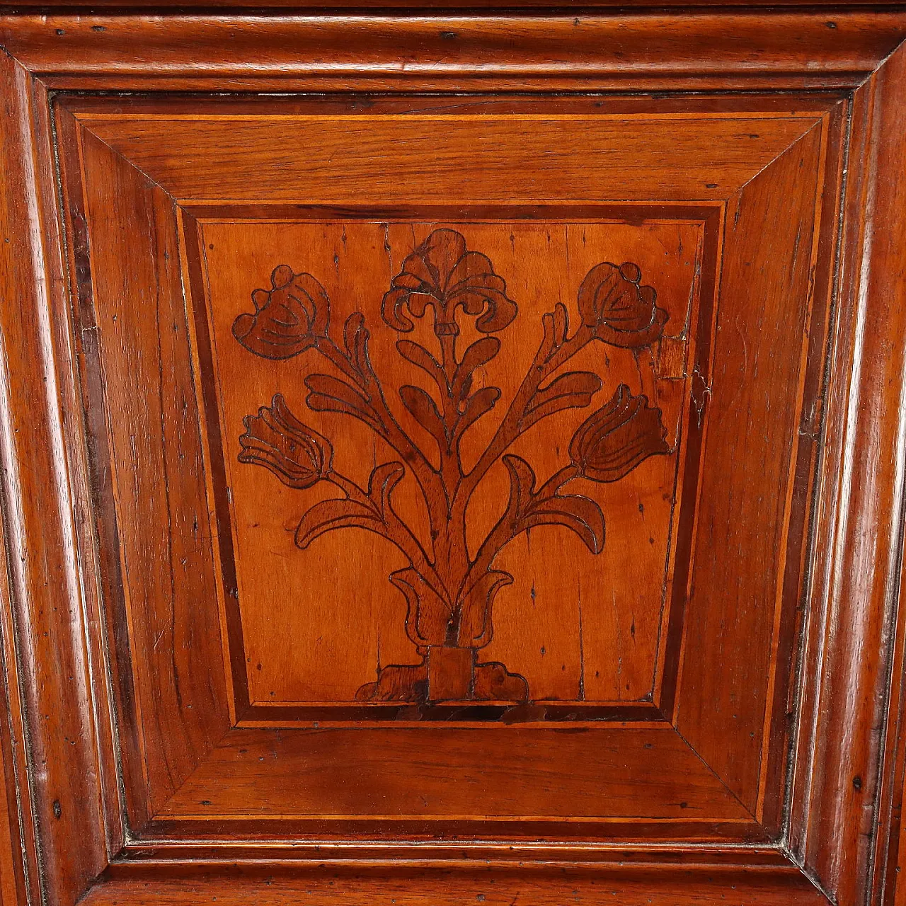 Baroque walnut chair with floral inlays, 18th century 4