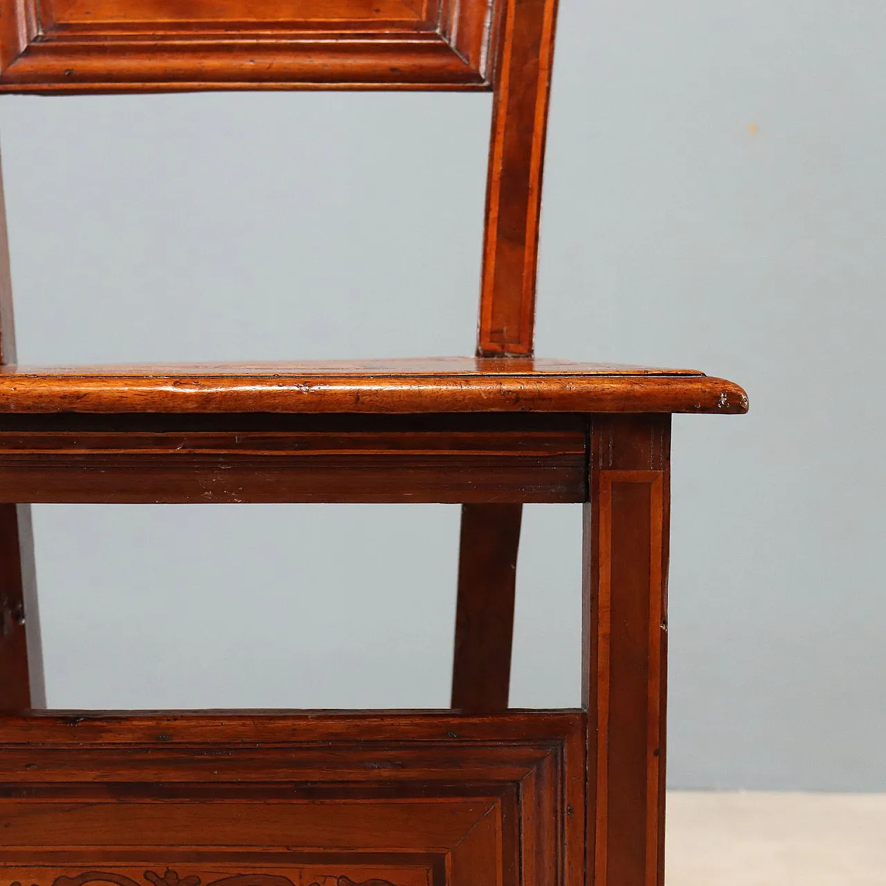 Baroque walnut chair with floral inlays, 18th century 6